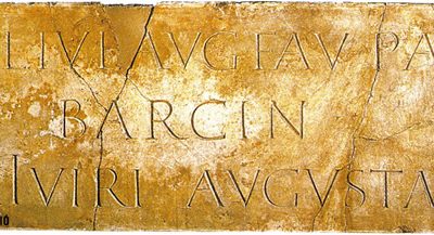 8: Hem descobert una inscripció amb el nom de la ciutat!