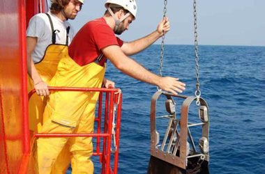 13. Idealitzem el que ens fa diferents?