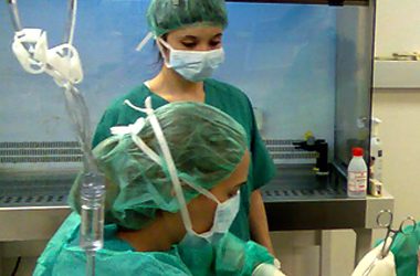 Hi ha alguna relació entre la reaparició de malalties i el fet que hi ha gent que no es vacuna?