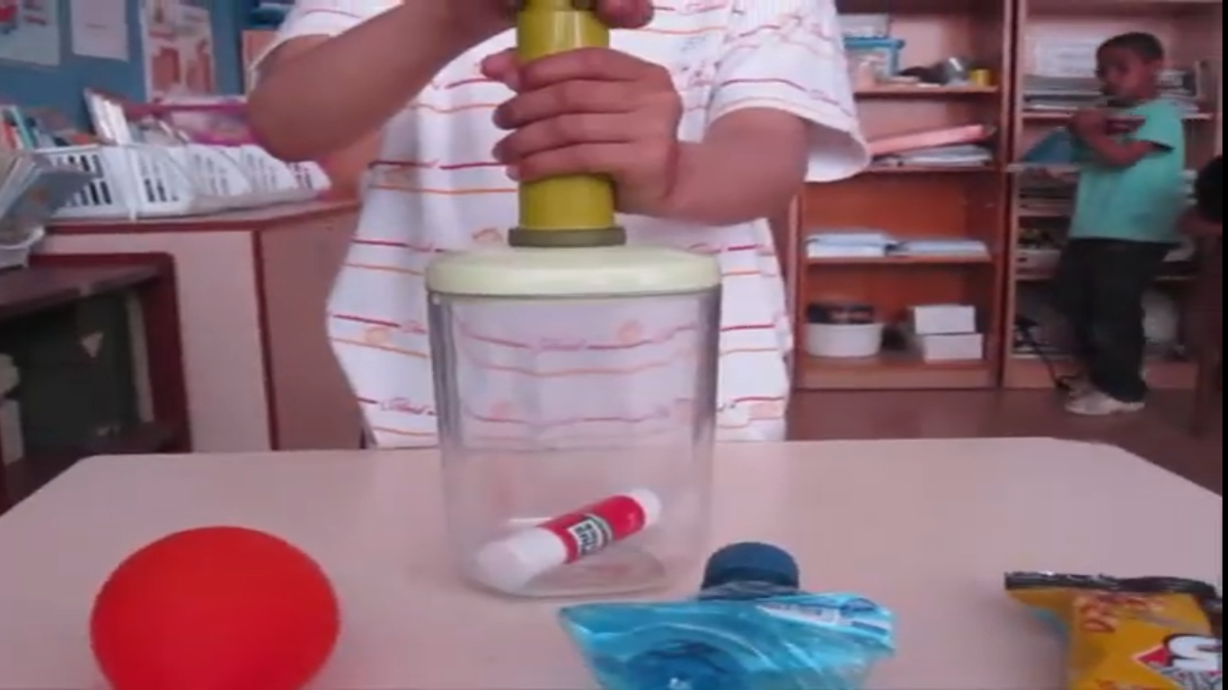 Imatge destacada de l'experiment el pot del buit