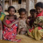 13: Vivint amb les comunitats locals de Madagascar