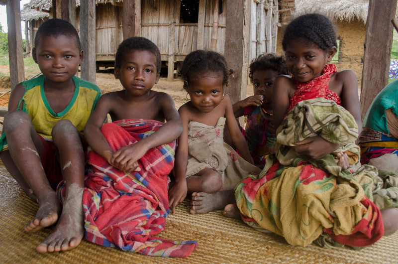 13: Vivint amb les comunitats locals de Madagascar