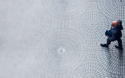 6. Agafant mostres al pou lunar