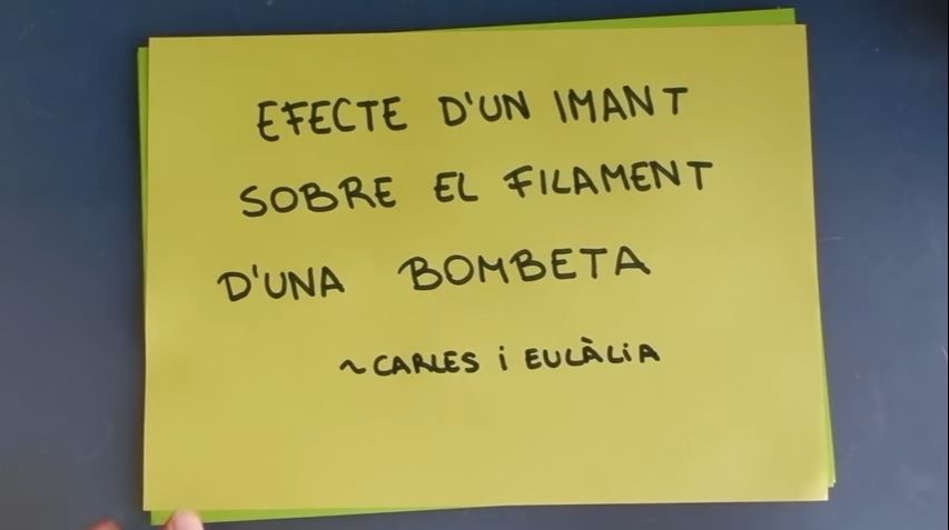 Imatge destacada del experiment efecte d¡un imant sobre el filament d'una bombeta