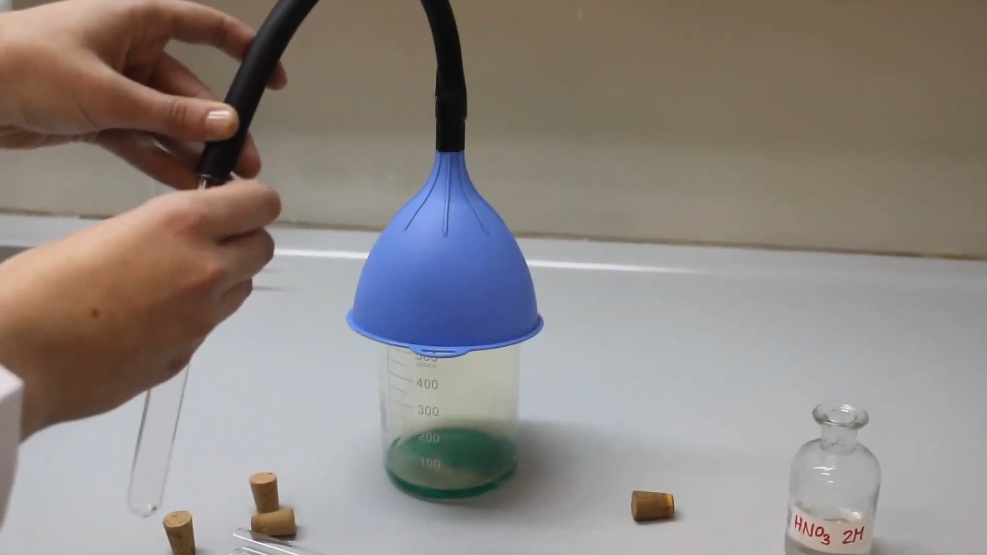 L’equilibri químic. Experiment Principi Le Chatelier (Jesuïtes Casp-Sagrat Cor de Jesús, Barcelona) 1-32 screenshot