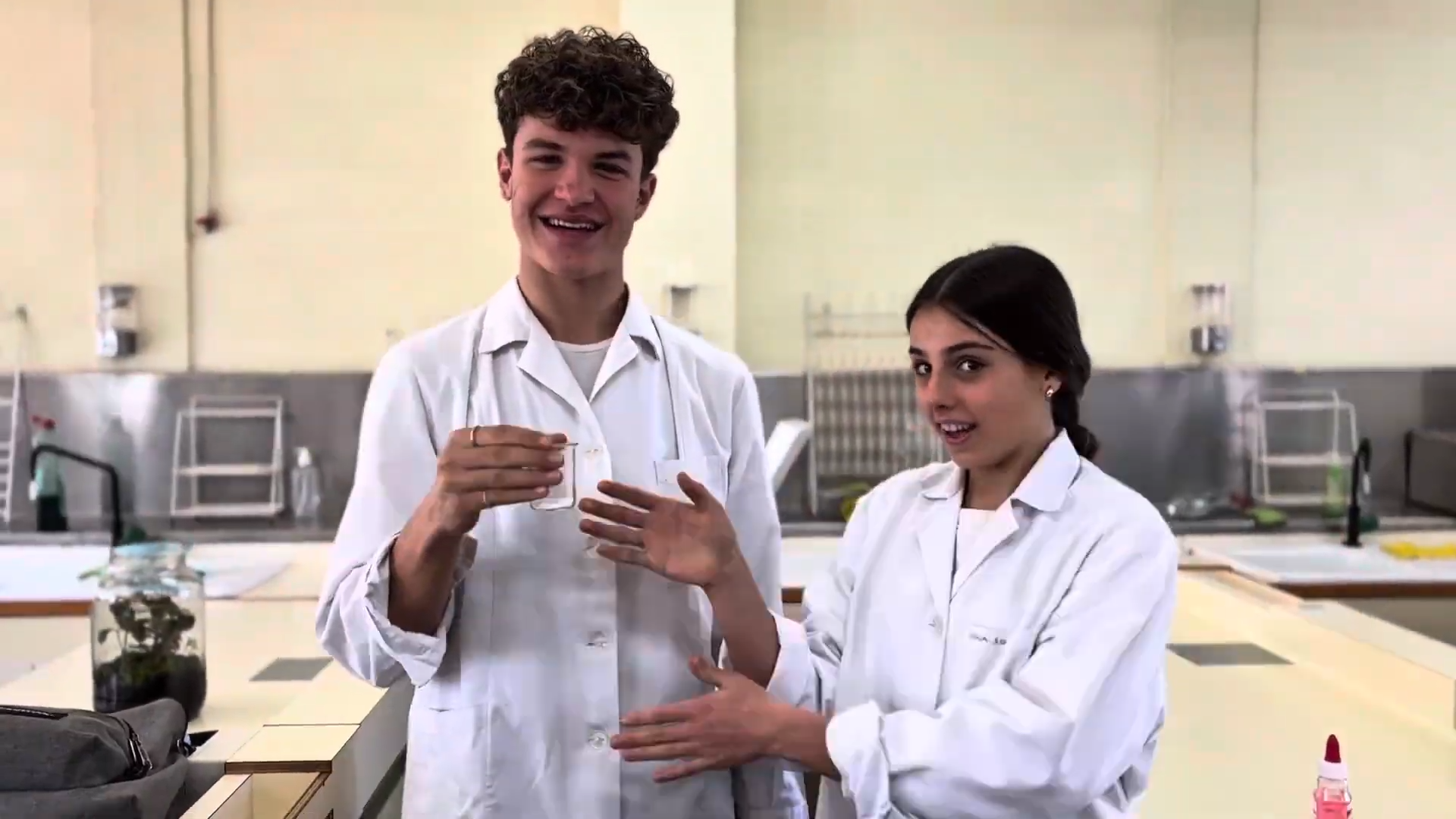 (60) La ciència de l’slime i els fluids no Newtonians! (INS Montsacopa, Olot) 00-00-20